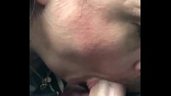 My girlfriend suck my cock while I drive
