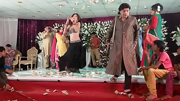 jiya khan mehndi dance on billi.